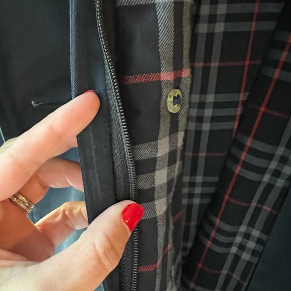 Vintage Burberry Navy Trench Coat - Picture 9 of 9